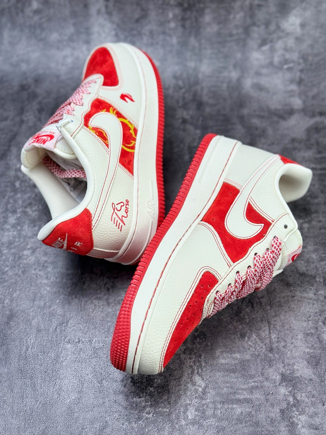 Nike Air Force 1 Low 07 x HORSE 白红满天星 XL1979-133-High Quatity Cheap Brand wholesale wholesaler seller Clothes Bags handbags Sneakers Top Fashion Clothing Shoes from China Factory Chinese suppliers best Quality Beautiful Price Nike Air Force 1 Low 07 x HORSE 白红满天星 XL1979-133
