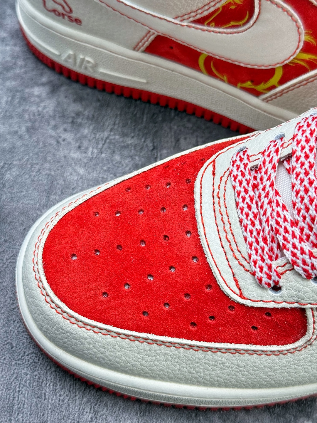 Nike Air Force 1 Low 07 x HORSE 白红满天星 XL1979-133-High Quatity Cheap Brand wholesale wholesaler seller Clothes Bags handbags Sneakers Top Fashion Clothing Shoes from China Factory Chinese suppliers best Quality Beautiful Price Nike Air Force 1 Low 07 x HORSE 白红满天星 XL1979-133