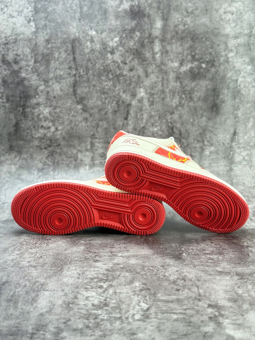Nike Air Force 1 Low 07 x HORSE 白红满天星 XL1979-133-High Quatity Cheap Brand wholesale wholesaler seller Clothes Bags handbags Sneakers Top Fashion Clothing Shoes from China Factory Chinese suppliers best Quality Beautiful Price Nike Air Force 1 Low 07 x HORSE 白红满天星 XL1979-133