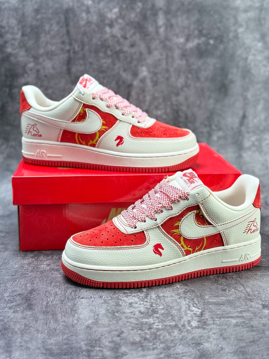Nike Air Force 1 Low 07 x HORSE 白红满天星 XL1979-133-High Quatity Cheap Brand wholesale wholesaler seller Clothes Bags handbags Sneakers Top Fashion Clothing Shoes from China Factory Chinese suppliers best Quality Beautiful Price Nike Air Force 1 Low 07 x HORSE 白红满天星 XL1979-133