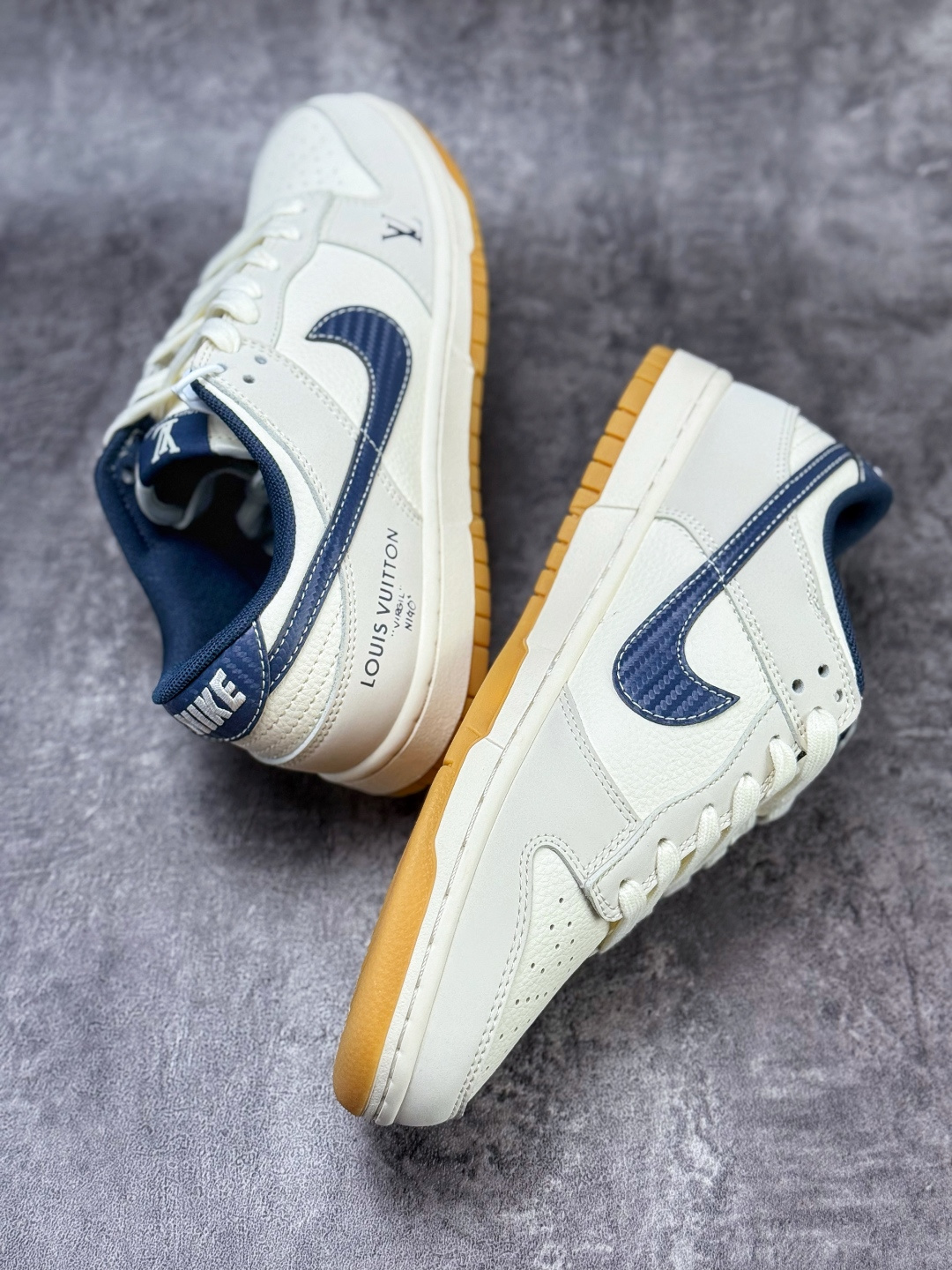 Nike SB Dunk Low x Louis Vuitton 米蓝 JP1628-002