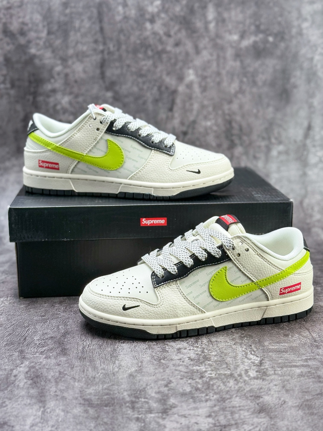 Nike SB Dunk Low x Supreme 白绿小勾满天星 XS6089-625