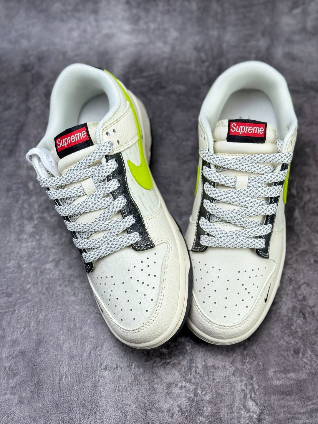 Nike SB Dunk Low x Supreme 白绿小勾满天星 XS6089-625