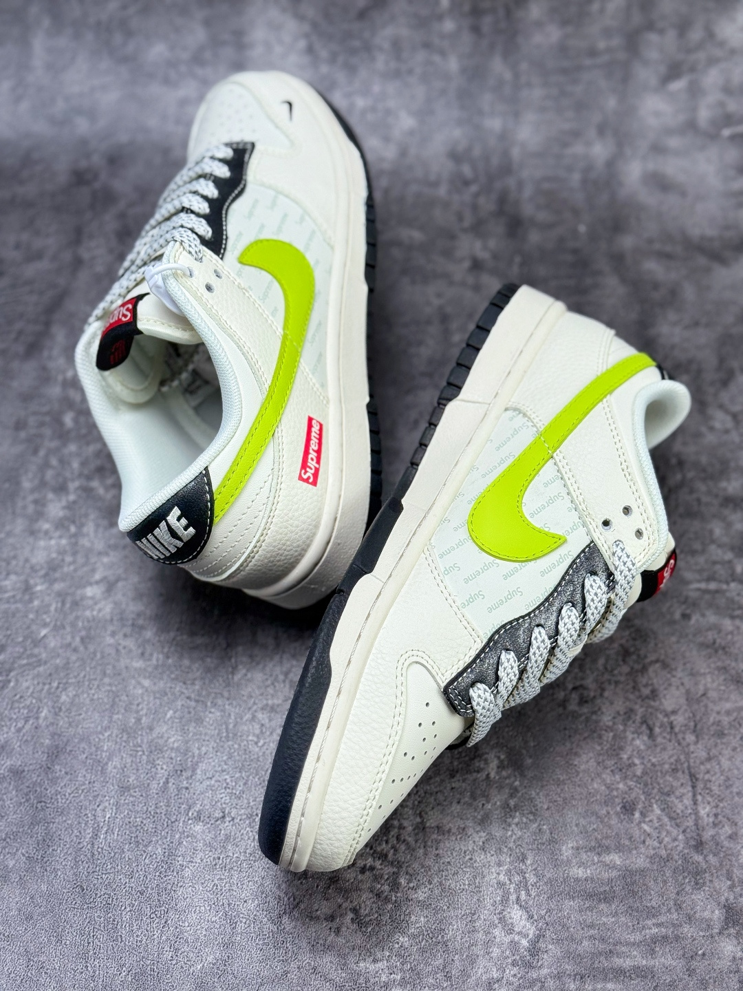 Nike SB Dunk Low x Supreme 白绿小勾满天星 XS6089-625