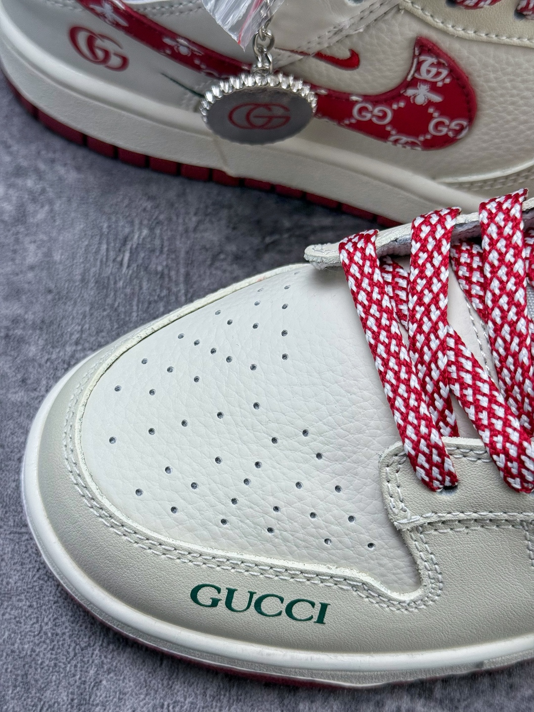 Nike SB Dunk Low x GUCCI 白红双小勾满天星 SR8888-013