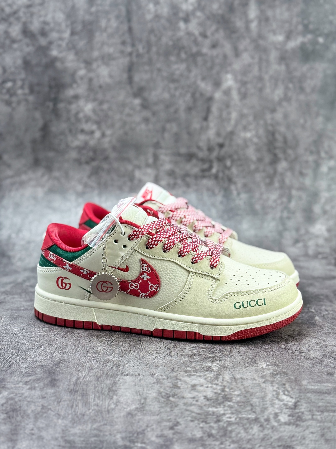 Nike SB Dunk Low x GUCCI 白红双小勾满天星 SR8888-013
