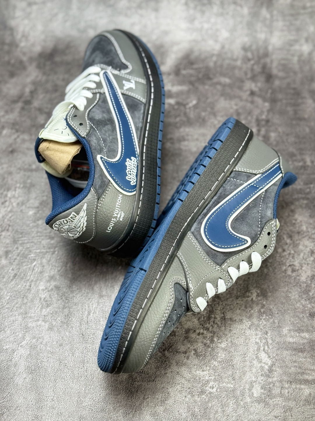 Travis Scott x Nike Air Jordan 1 Low x Louis Vuitton Air Jordan 1 Low 反转灰黑蓝倒钩 纯原版本 DZ5899-024