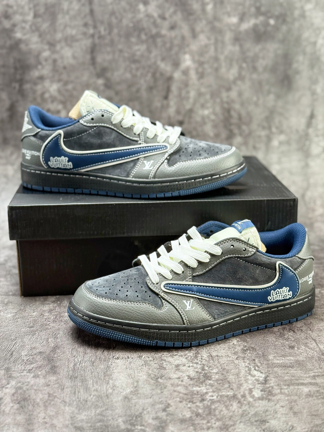 Travis Scott x Nike Air Jordan 1 Low x Louis Vuitton Air Jordan 1 Low 反转灰黑蓝倒钩 纯原版本 DZ5899-024