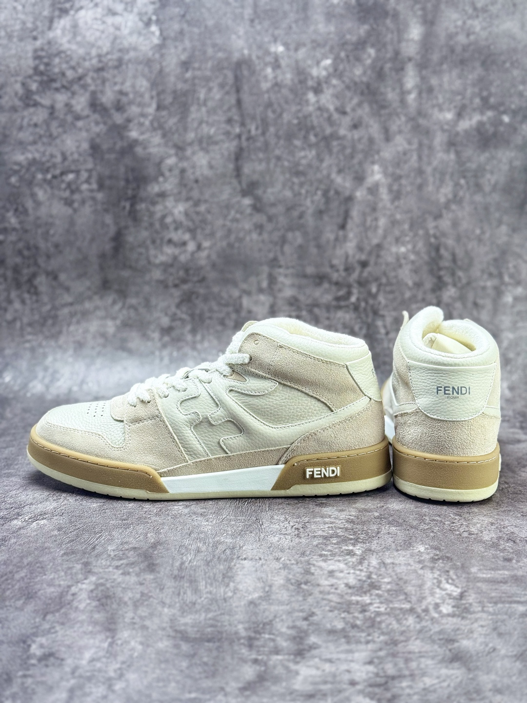 300 独家实拍广东原装 市售顶级YS版本 Fendi芬迪情侣款休闲鞋