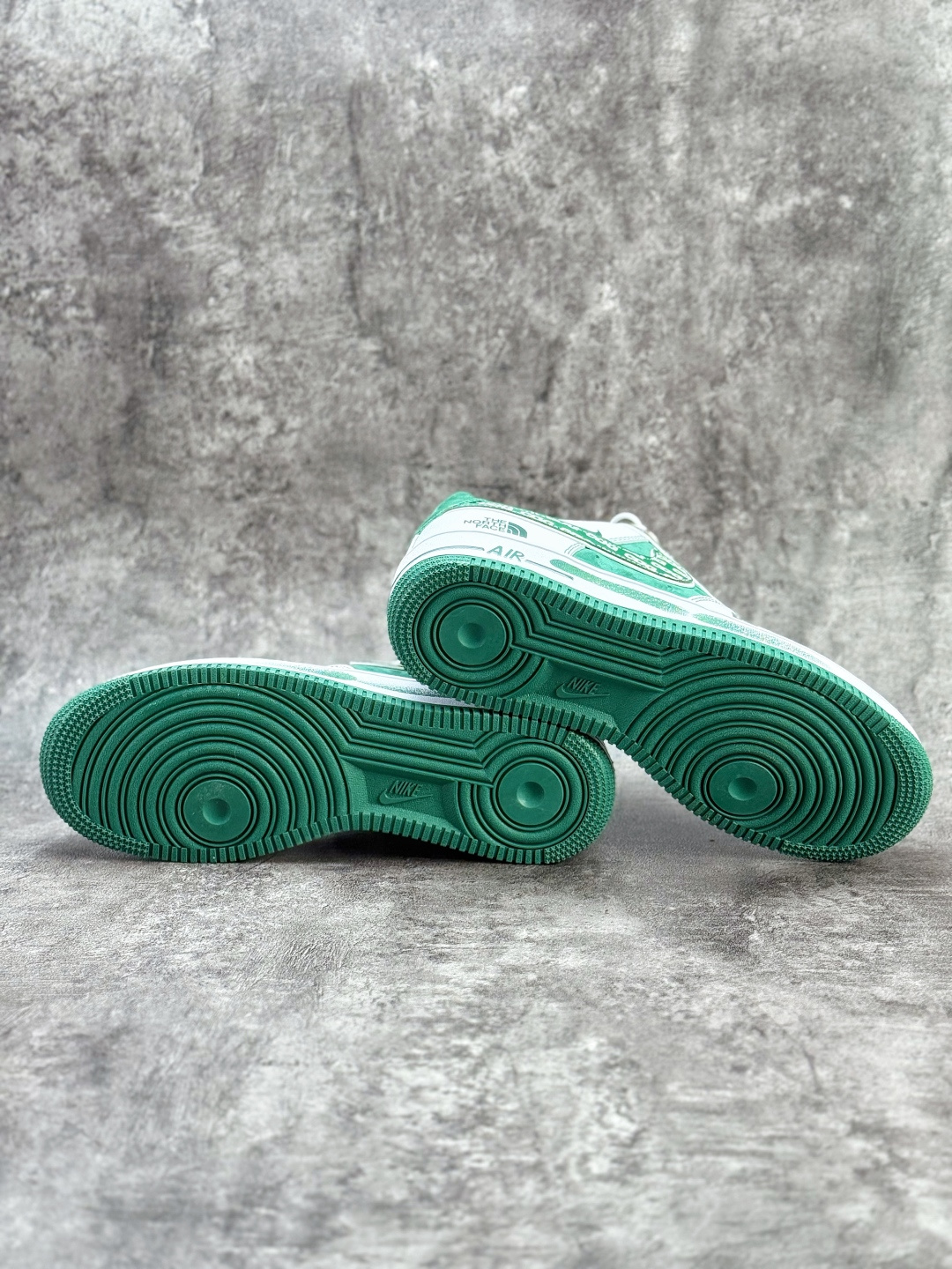Nike Air Force 1 Low 07 x The North Face 白绿双小勾满天星 SU2305-561