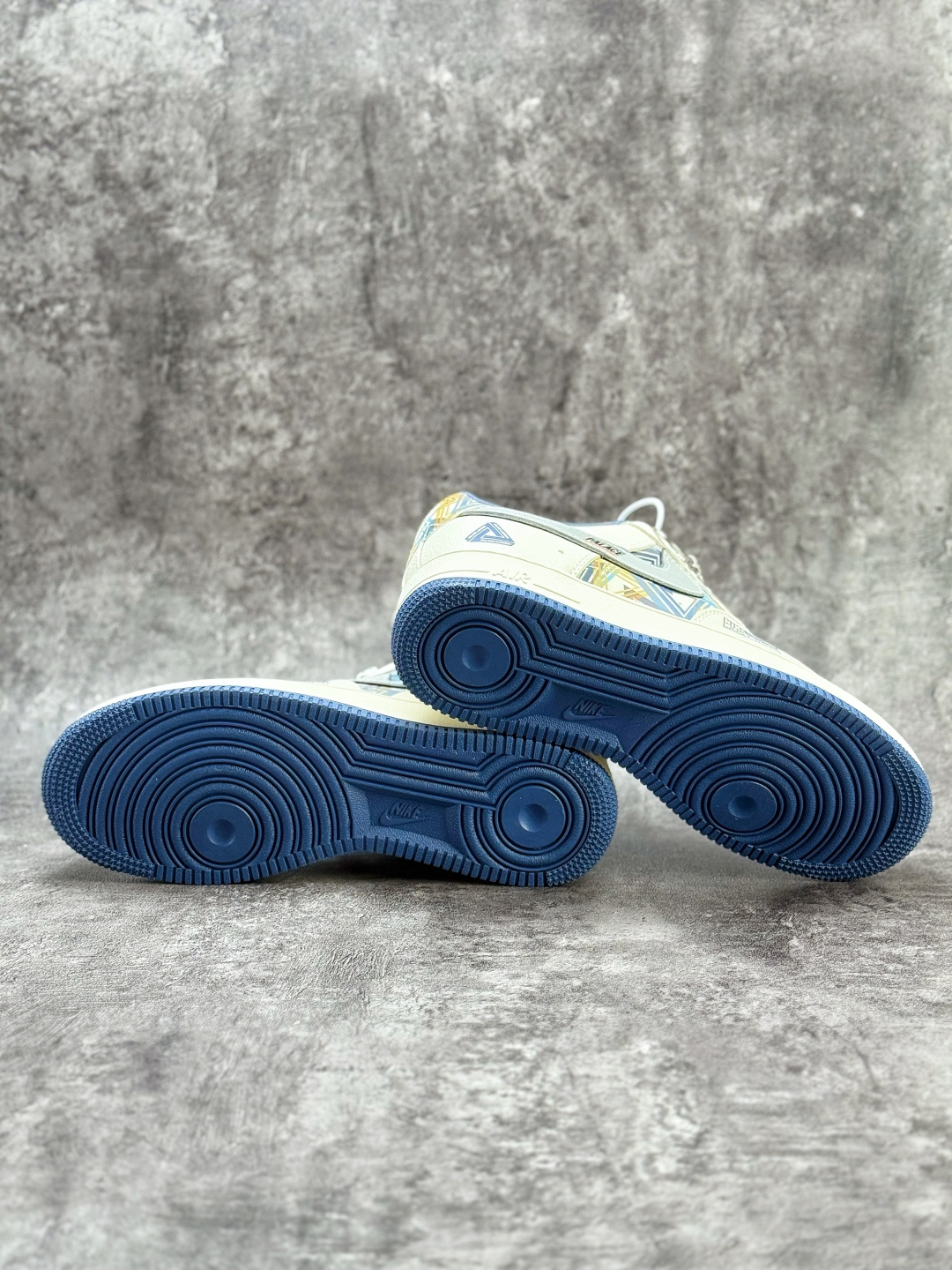 Nike Air Force 1 Low 07 x PALACE 白蓝满天星 XL1979-122
