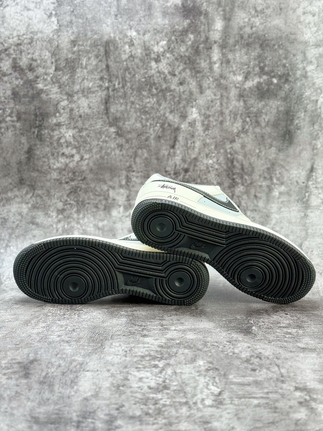 Nike Air Force 1 Low 07 x Stussy 白灰小勾满天星 JS8028-017