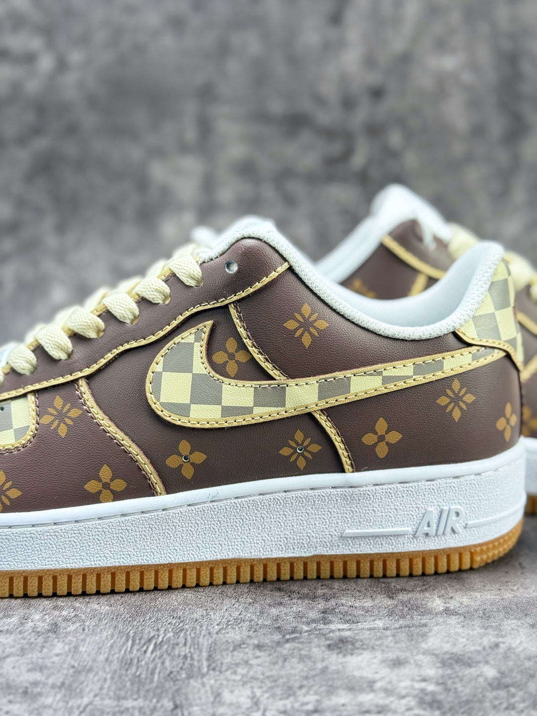 180 Nike Air Force 1 Low 07 LOUIS 奢华设计 棕白 DJ2739-100