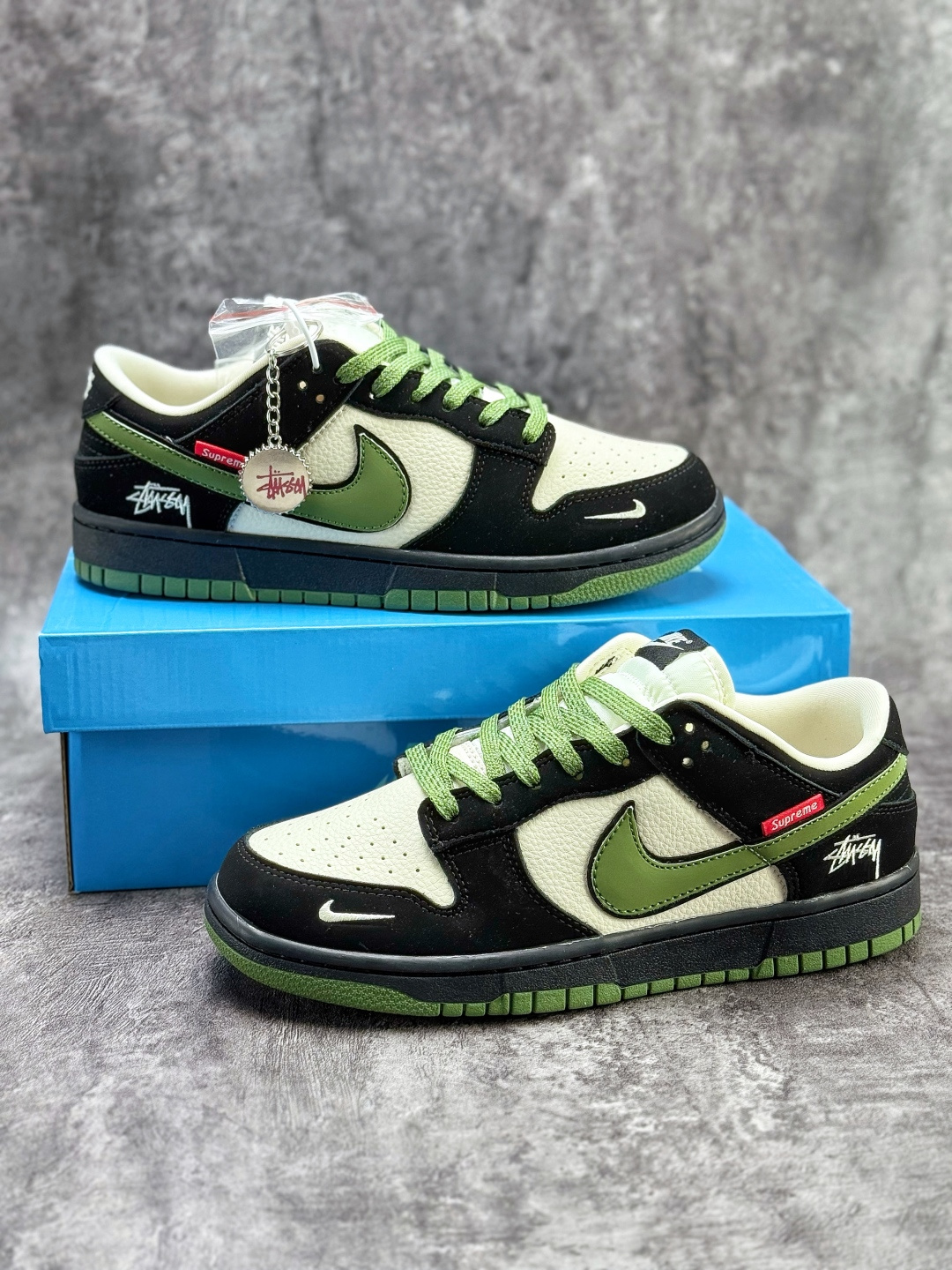 Nike SB Dunk Low x Stussy 黑白绿小勾 SD8888-006