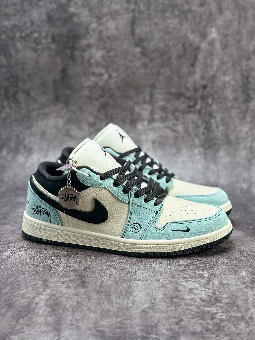 Nike Jordan Air Jordan 1 x Stussy 蓝白小勾 QJ1988-005