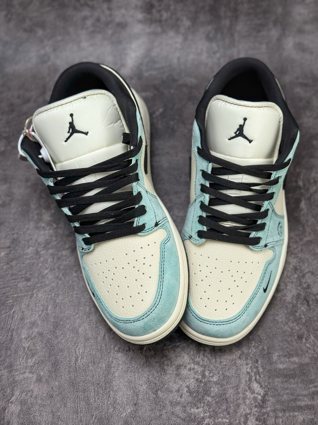 Nike Jordan Air Jordan 1 x Stussy 蓝白小勾 QJ1988-005