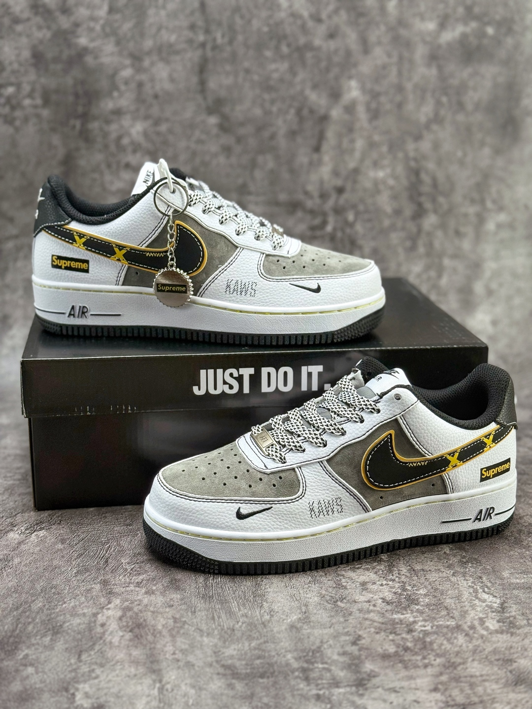 Nike Air Force 1 Low 07 x Supreme 白灰黑小勾满天星 XZ6188-259