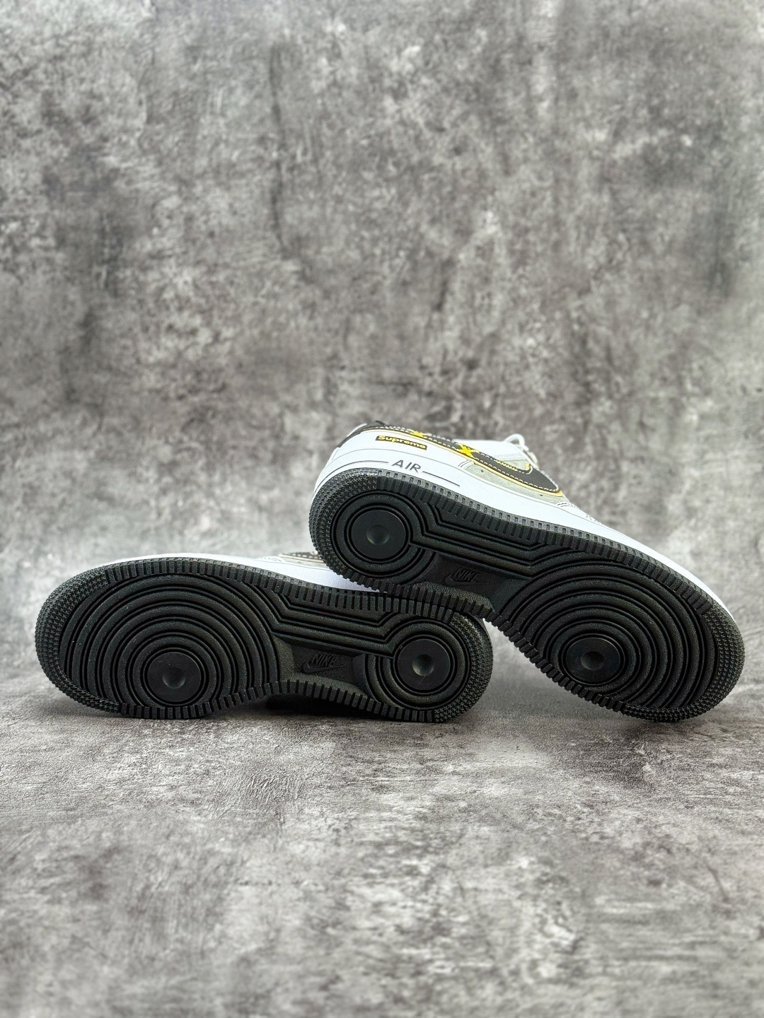Nike Air Force 1 Low 07 x Supreme 白灰黑小勾满天星 XZ6188-259