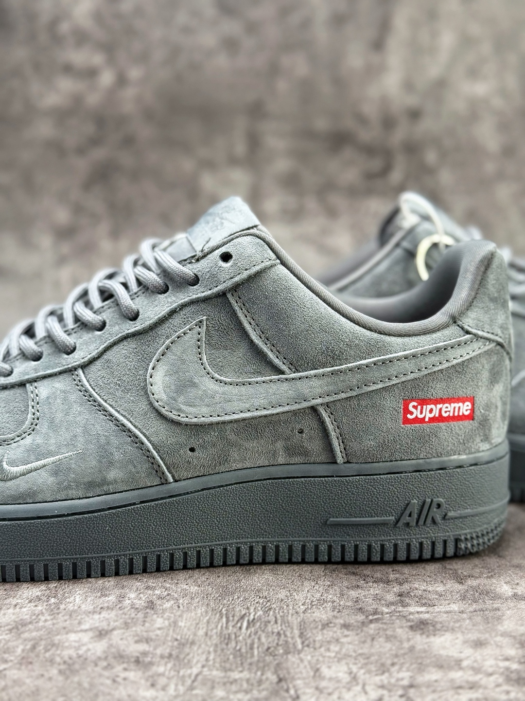Nike Air Force 1 Low 07 x Supreme 绒面灰小勾 DF0188-115