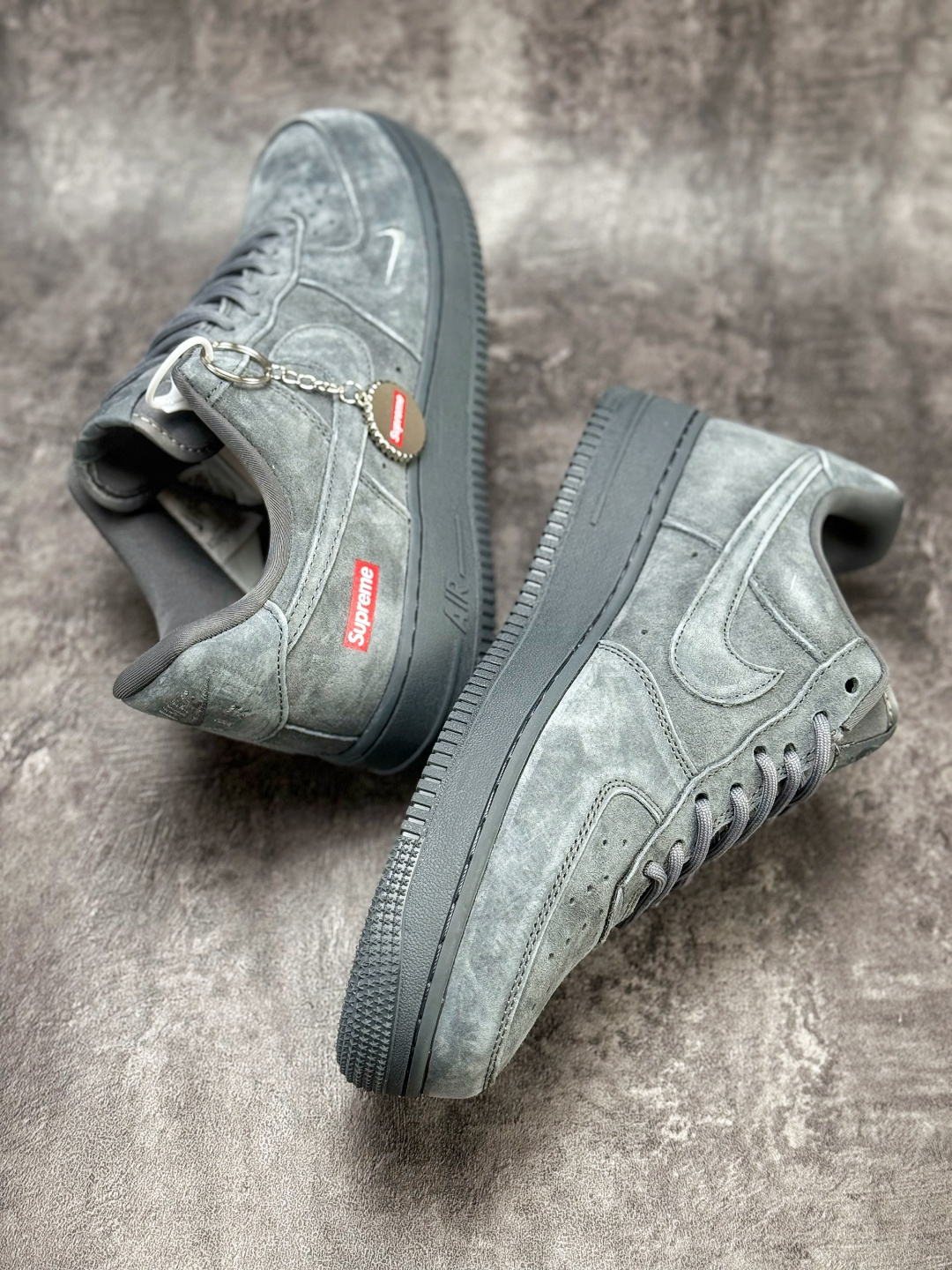 Nike Air Force 1 Low 07 x Supreme 绒面灰小勾 DF0188-115