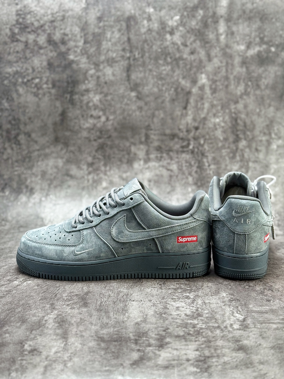 Nike Air Force 1 Low 07 x Supreme 绒面灰小勾 DF0188-115