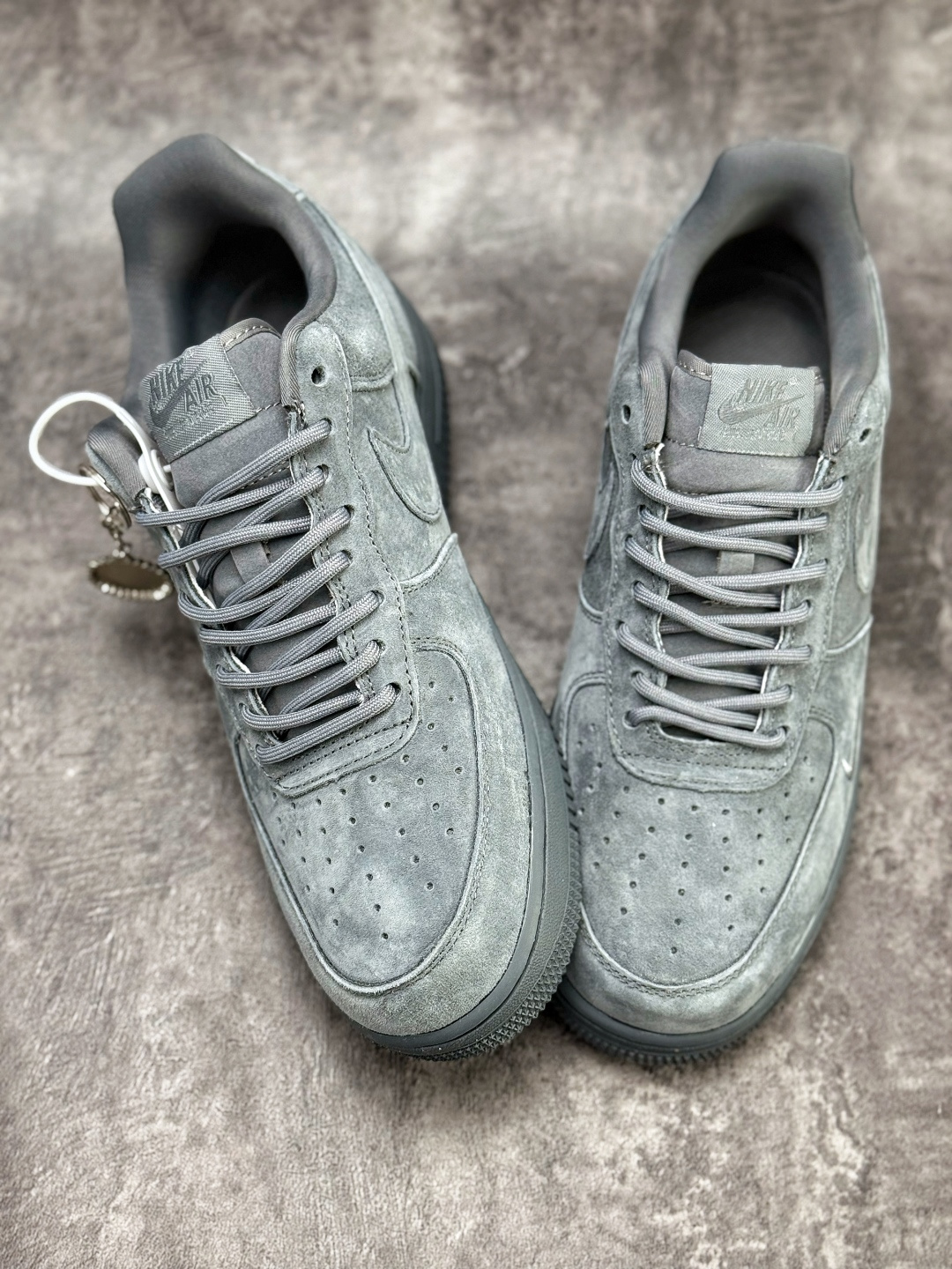Nike Air Force 1 Low 07 x Supreme 绒面灰小勾 DF0188-115