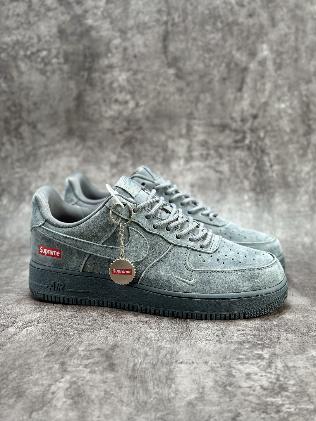 Nike Air Force 1 Low 07 x Supreme 绒面灰小勾 DF0188-115