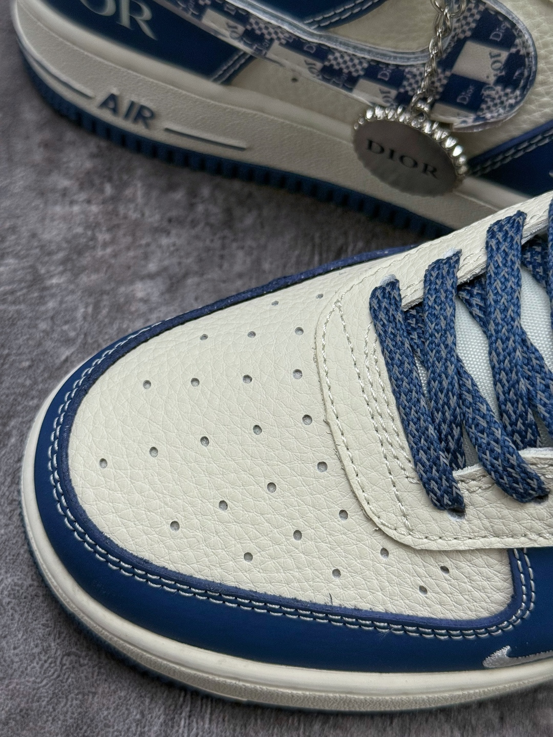 Nike Air Force 1 Low 07 x DIOR 蓝白小勾满天星 DF0188-103