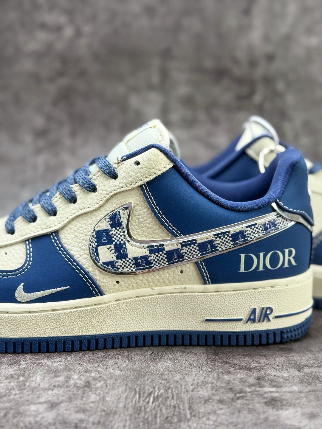 Nike Air Force 1 Low 07 x DIOR 蓝白小勾满天星 DF0188-103