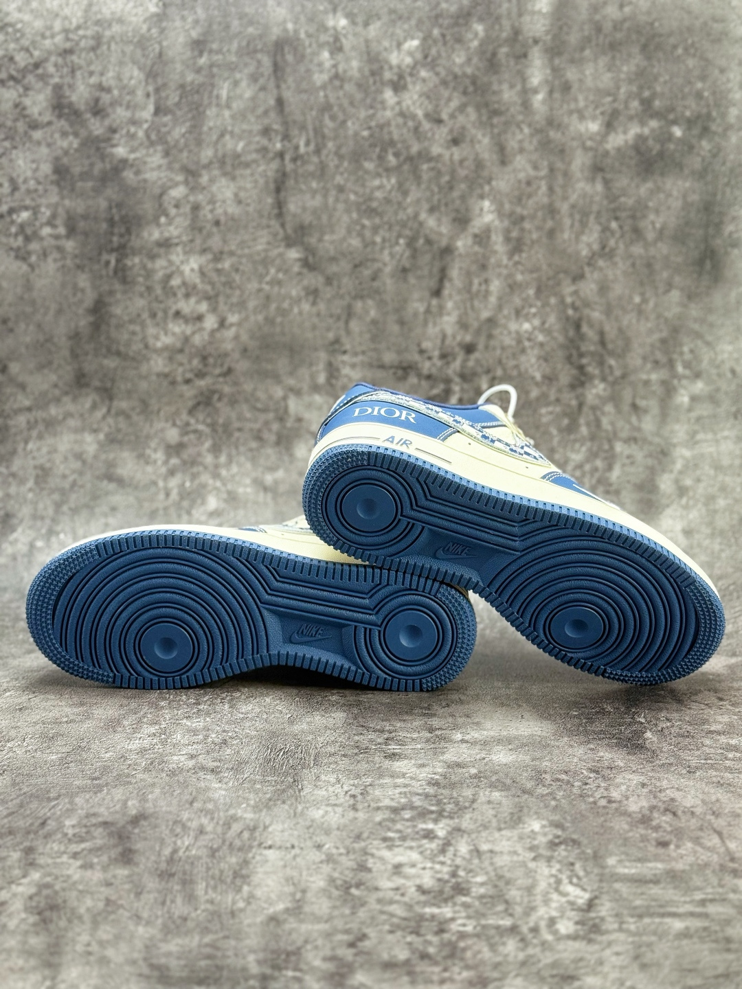 Nike Air Force 1 Low 07 x DIOR 蓝白小勾满天星 DF0188-103