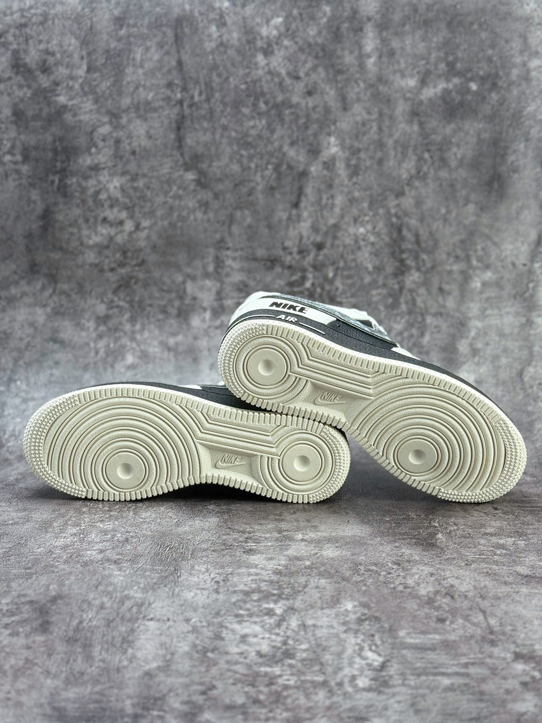 Nike Air Force 1 Low 07 x NIKE 白黑小勾满天星 XX3168-206