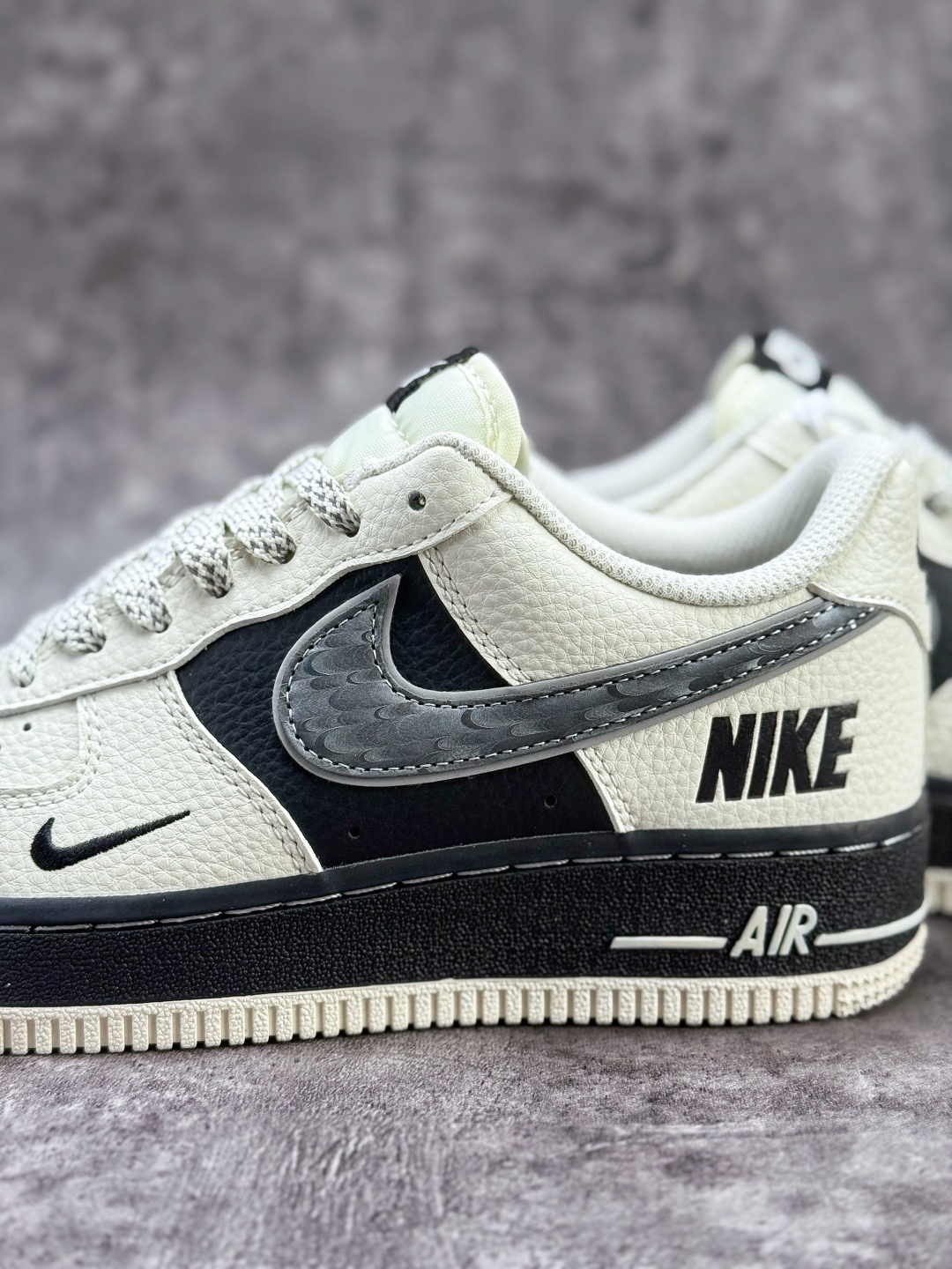 Nike Air Force 1 Low 07 x NIKE 白黑小勾满天星 XX3168-206
