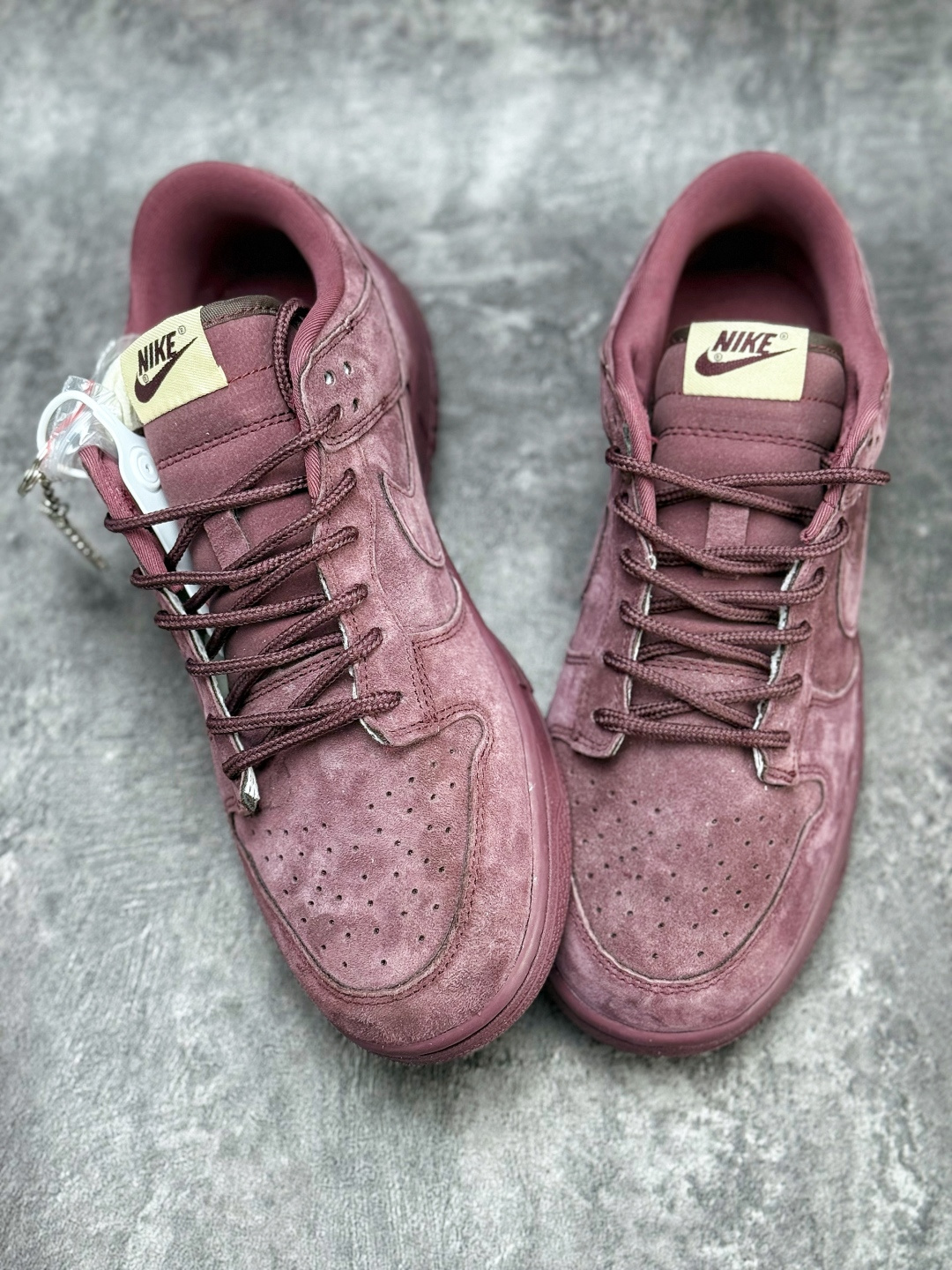 Nike SB Dunk Low x Superme 绒面酒红 DD1988-004