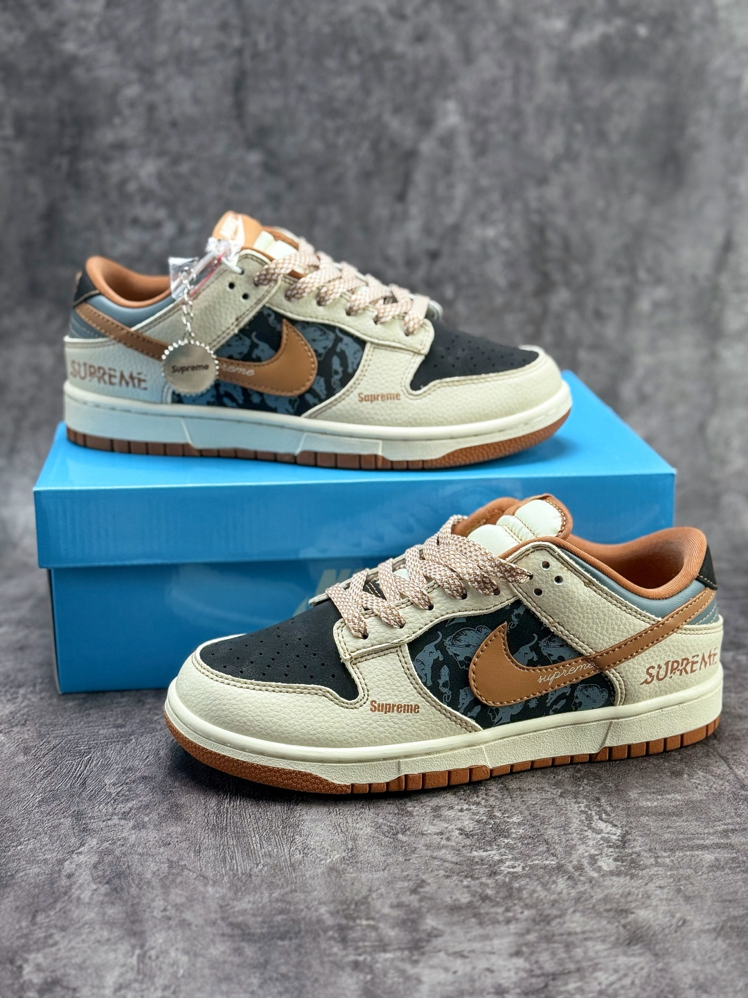 Nike SB Dunk Low x Superme 白黑棕满天星 DD1988-006