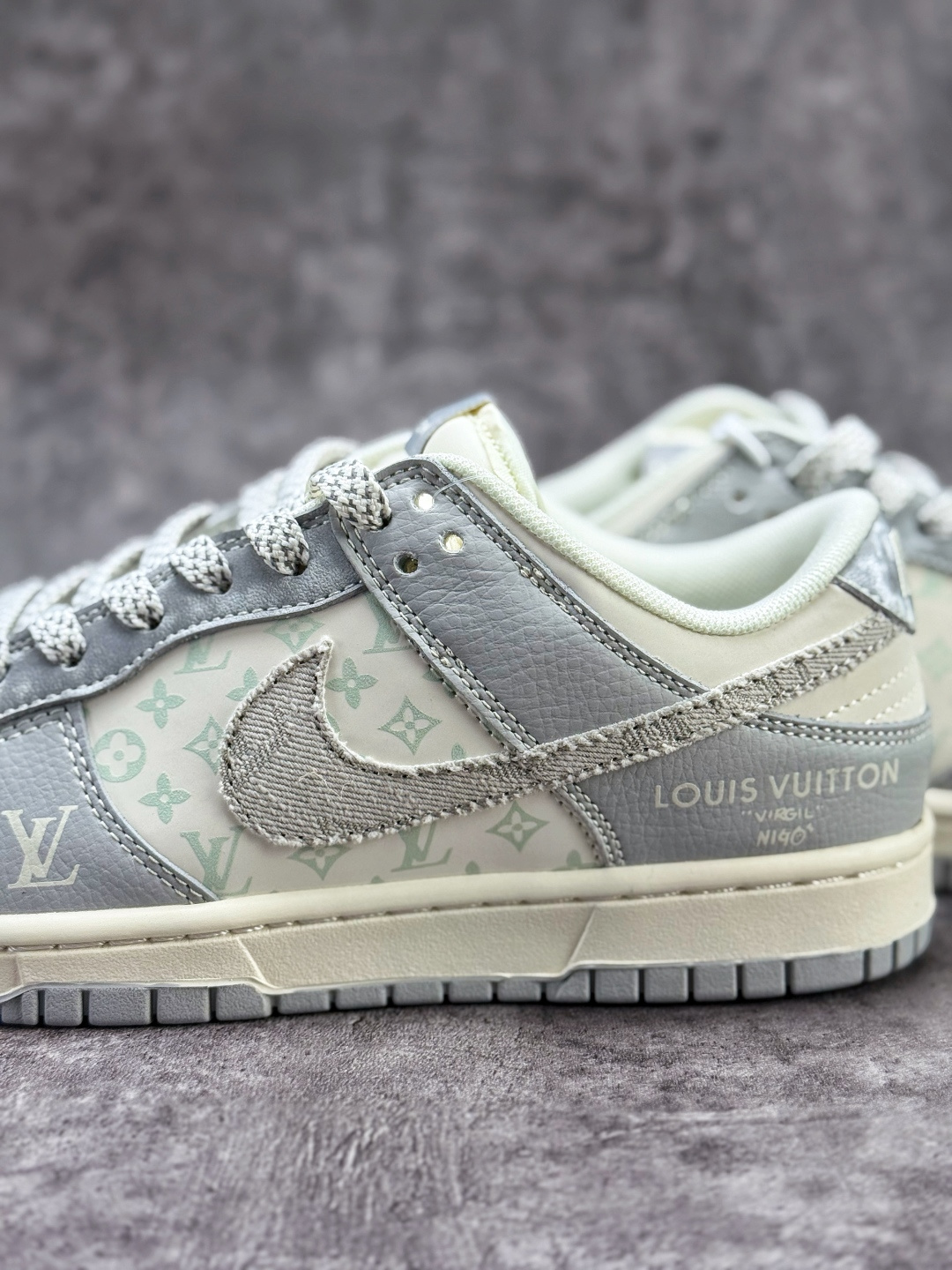 Nike SB Dunk Low x Louis Vuitton 灰白满天星 XS6089-629