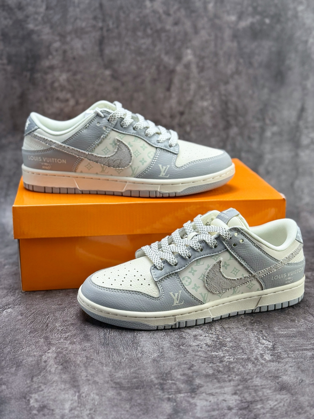 Nike SB Dunk Low x Louis Vuitton 灰白满天星 XS6089-629