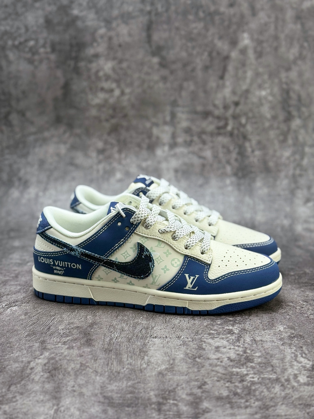 Nike SB Dunk Low x Louis Vuitton 蓝白满天星 XS6089-631