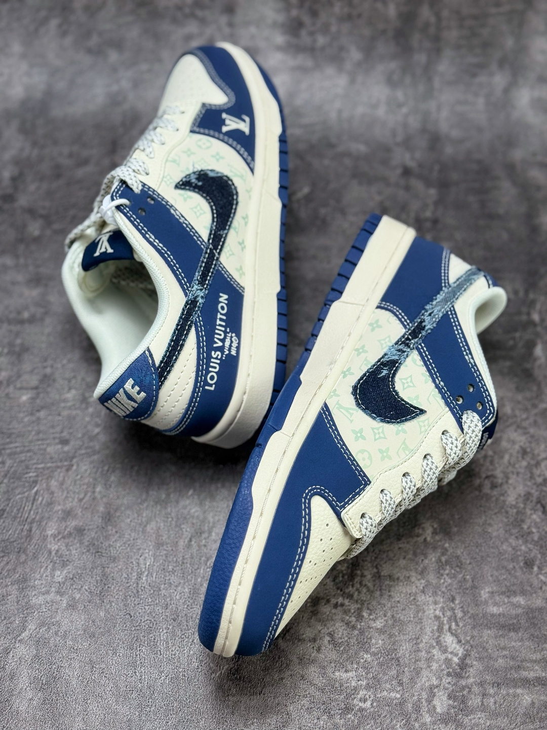 Nike SB Dunk Low x Louis Vuitton 蓝白满天星 XS6089-631