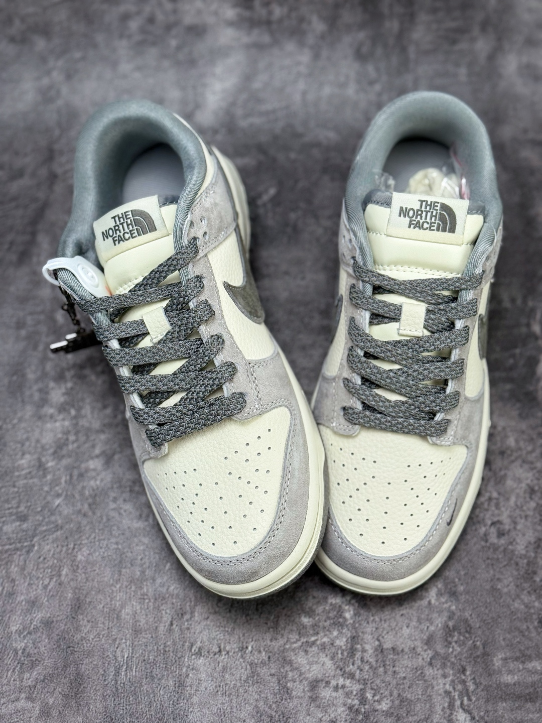 Nike SB Dunk Low x The North Face 灰白小勾满天星 DN3168-008