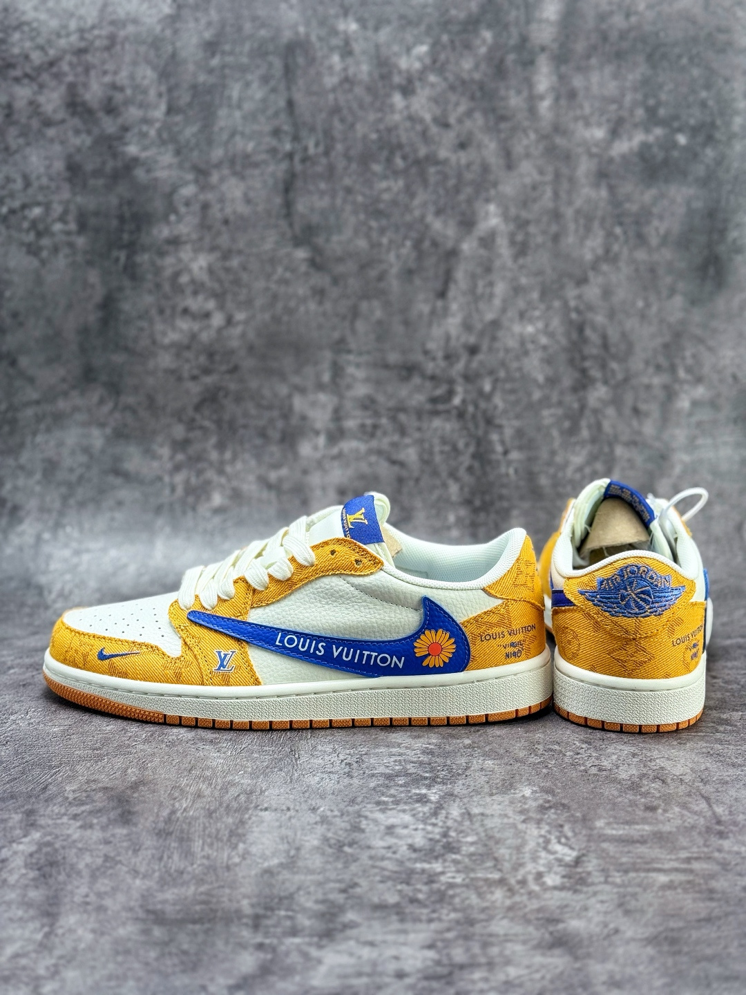 Travis Scott x Nike Air Jordan 1 Low x Louis Vuitton Air Jordan 1 Low 反转黄白蓝小勾倒钩 纯原版本 DZ2688-001