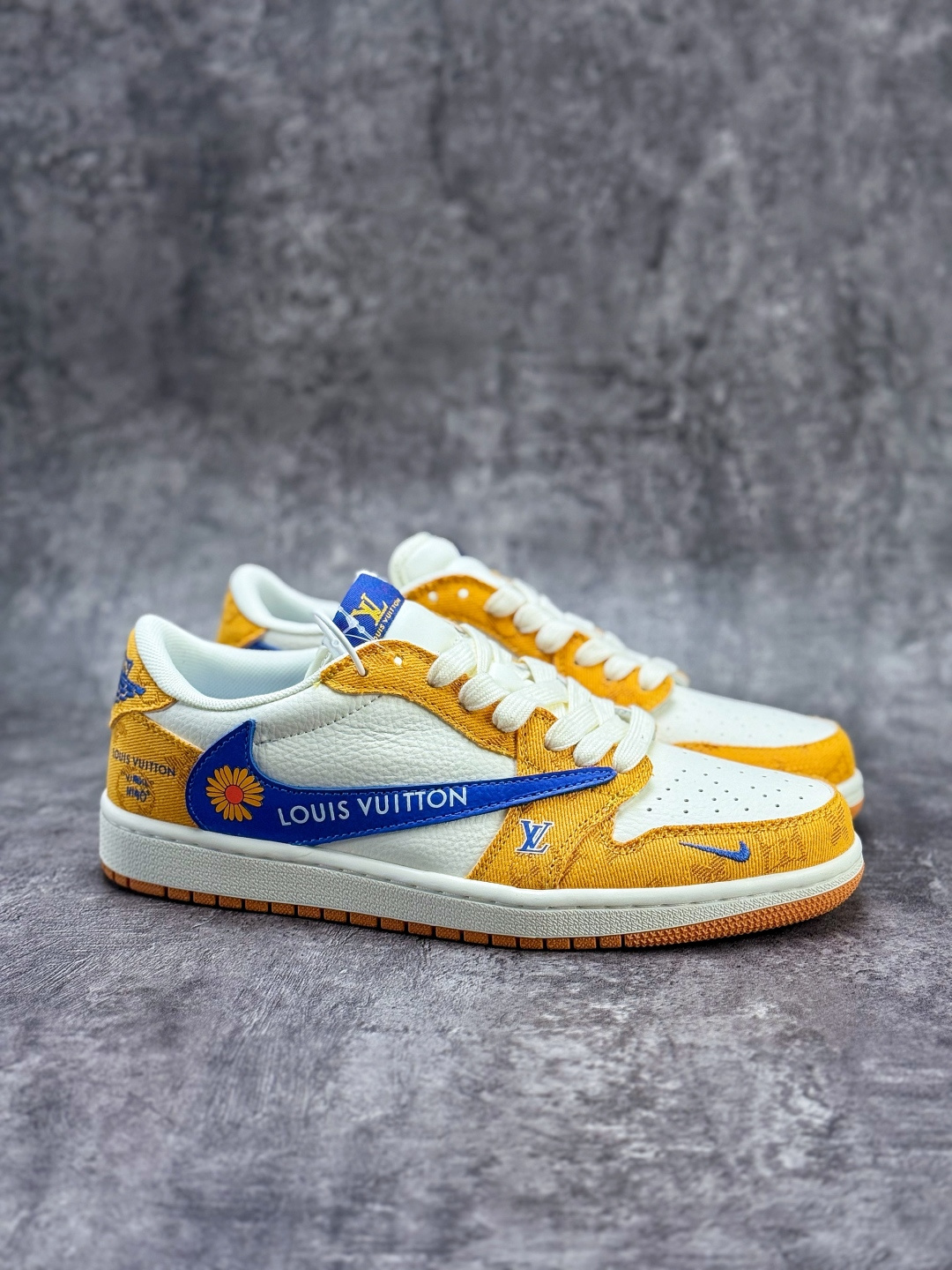 Travis Scott x Nike Air Jordan 1 Low x Louis Vuitton Air Jordan 1 Low 反转黄白蓝小勾倒钩 纯原版本 DZ2688-001