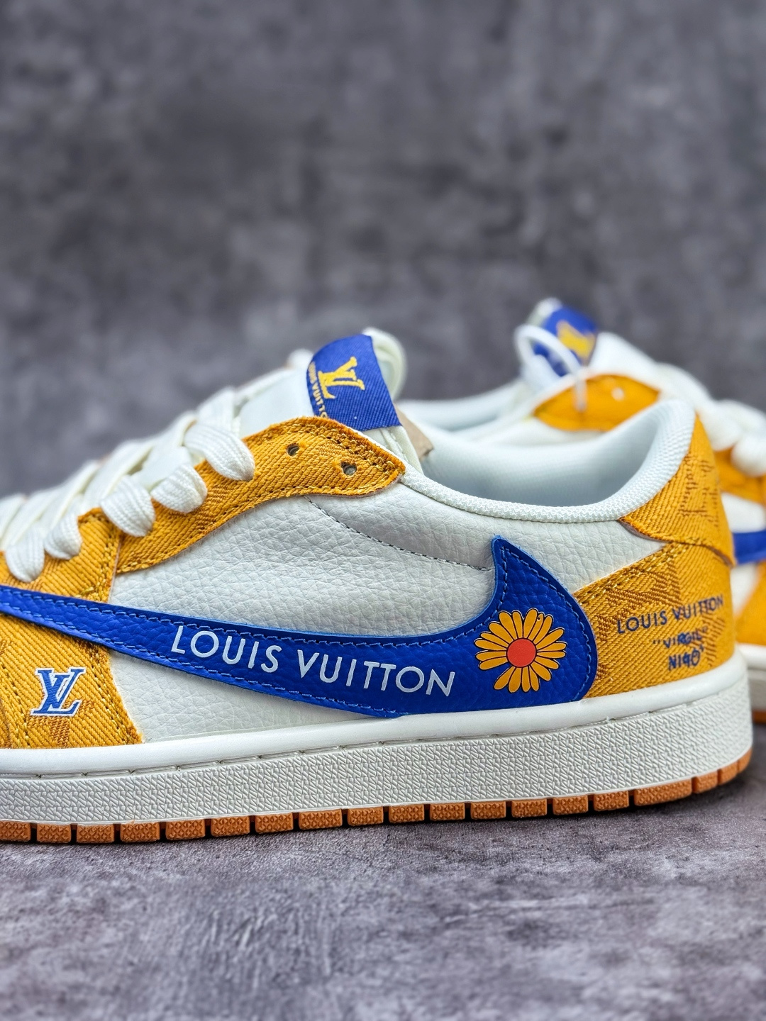 Travis Scott x Nike Air Jordan 1 Low x Louis Vuitton Air Jordan 1 Low 反转黄白蓝小勾倒钩 纯原版本 DZ2688-001