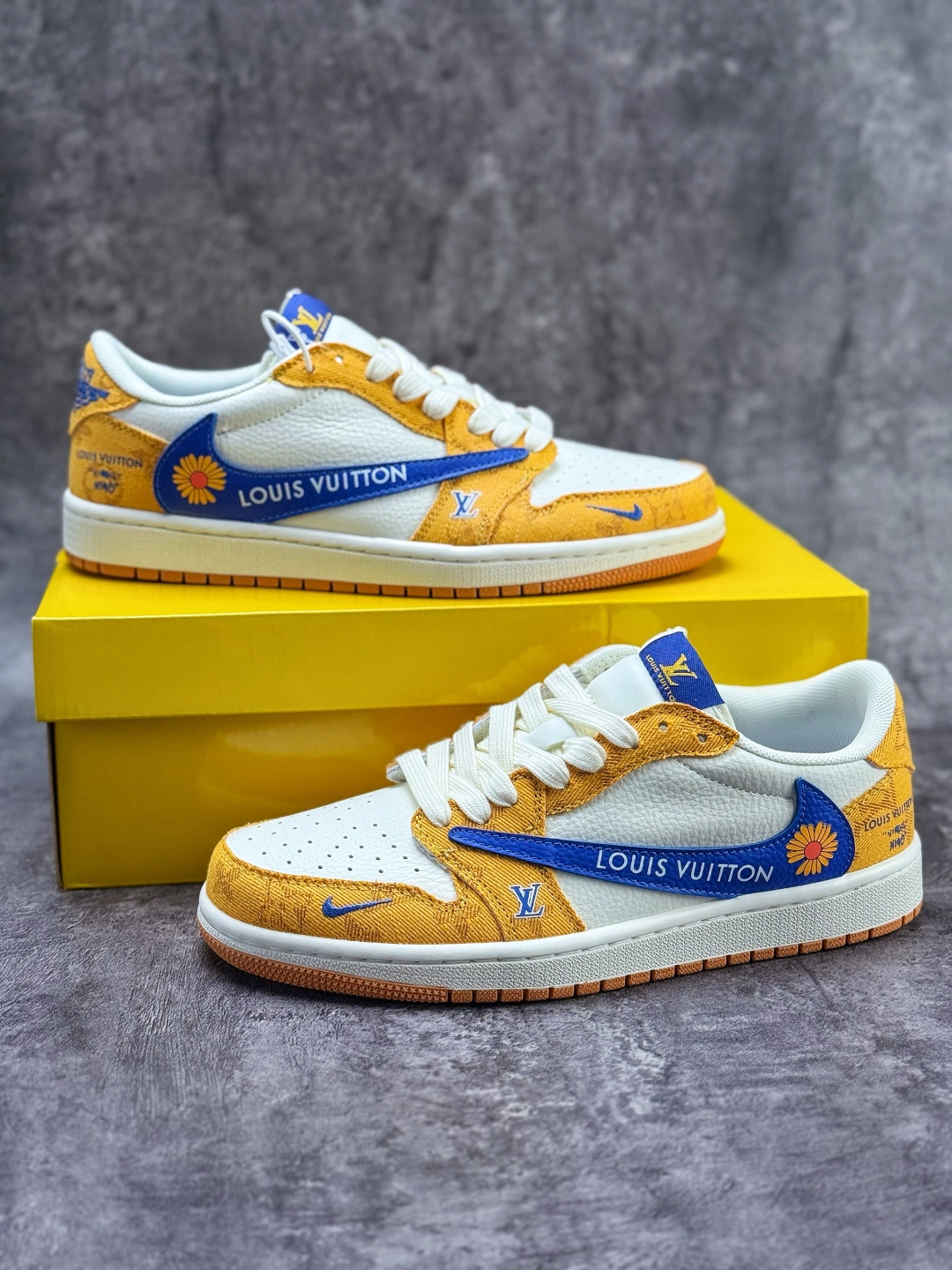 Travis Scott x Nike Air Jordan 1 Low x Louis Vuitton Air Jordan 1 Low 反转黄白蓝小勾倒钩 纯原版本 DZ2688-001
