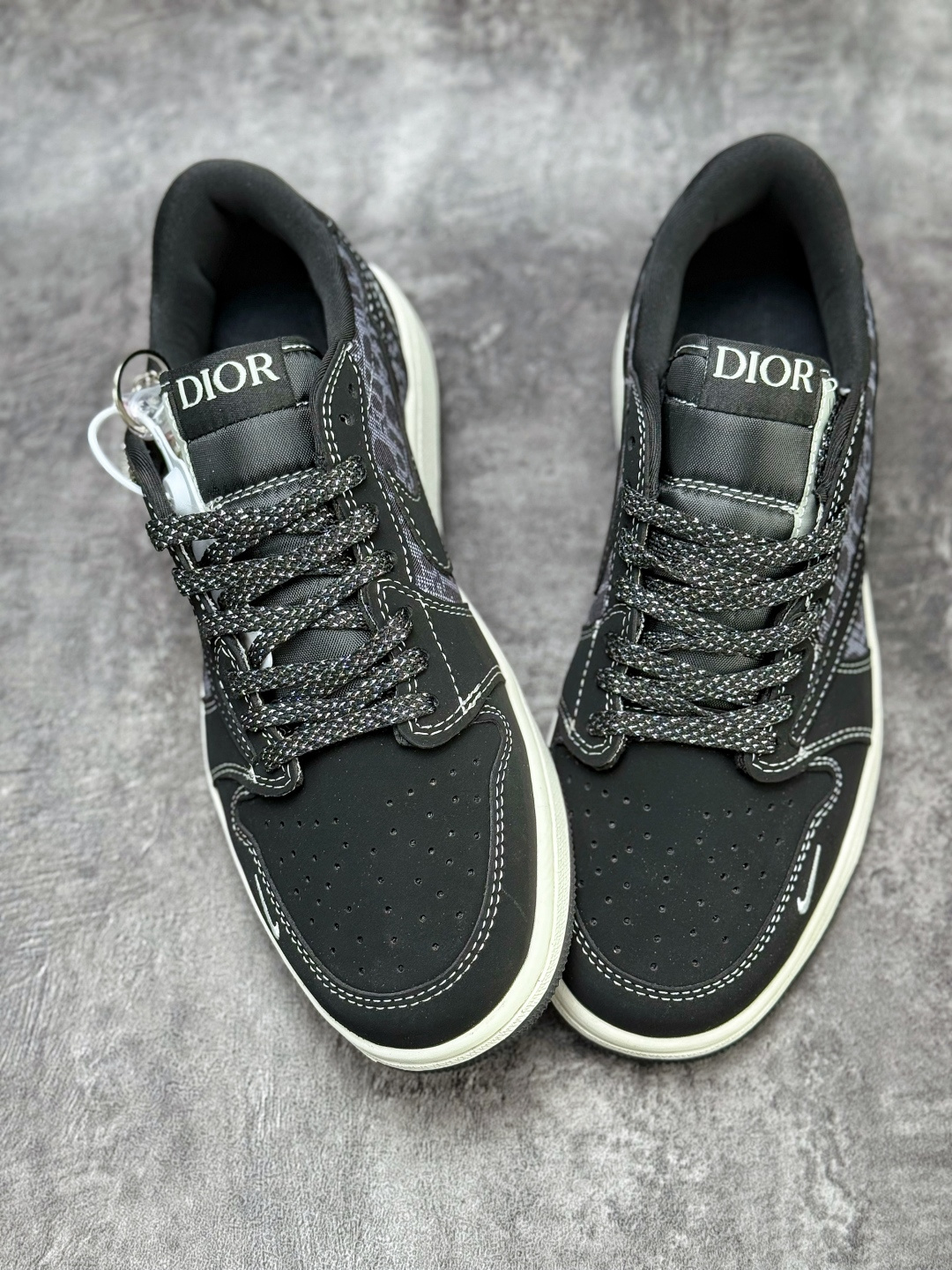 Travis Scott x Nike Air Jordan 1 Low x DIOR Air Jordan 1 Low 反转黑白小勾满天星倒钩 纯原版本 JW1188-167