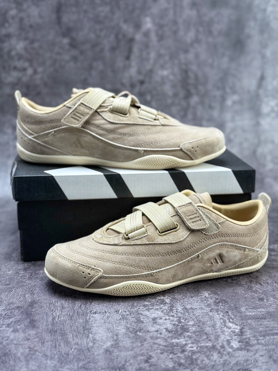 Adidas FOS 舒适时尚 防滑耐磨 低帮 生活休闲鞋 JS2444