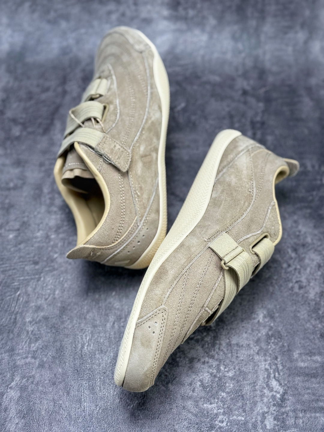 Adidas FOS 舒适时尚 防滑耐磨 低帮 生活休闲鞋 JS2444