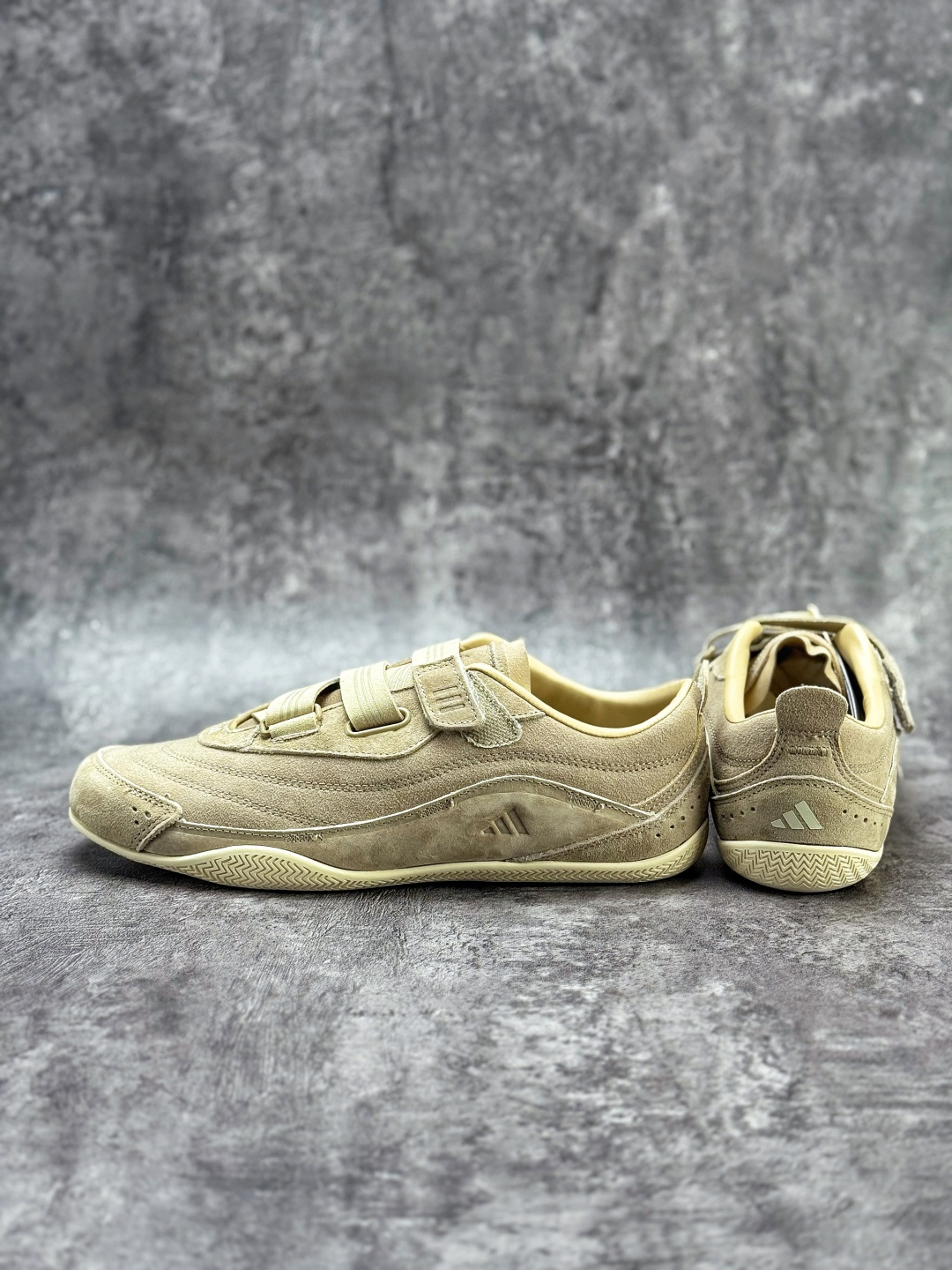 Adidas FOS 舒适时尚 防滑耐磨 低帮 生活休闲鞋 JS2444