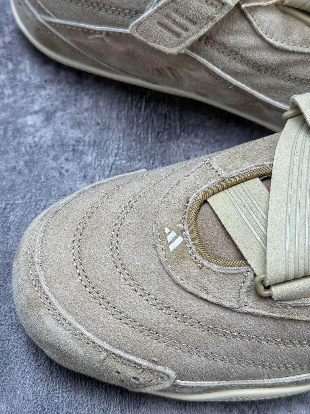 Adidas FOS 舒适时尚 防滑耐磨 低帮 生活休闲鞋 JS2444