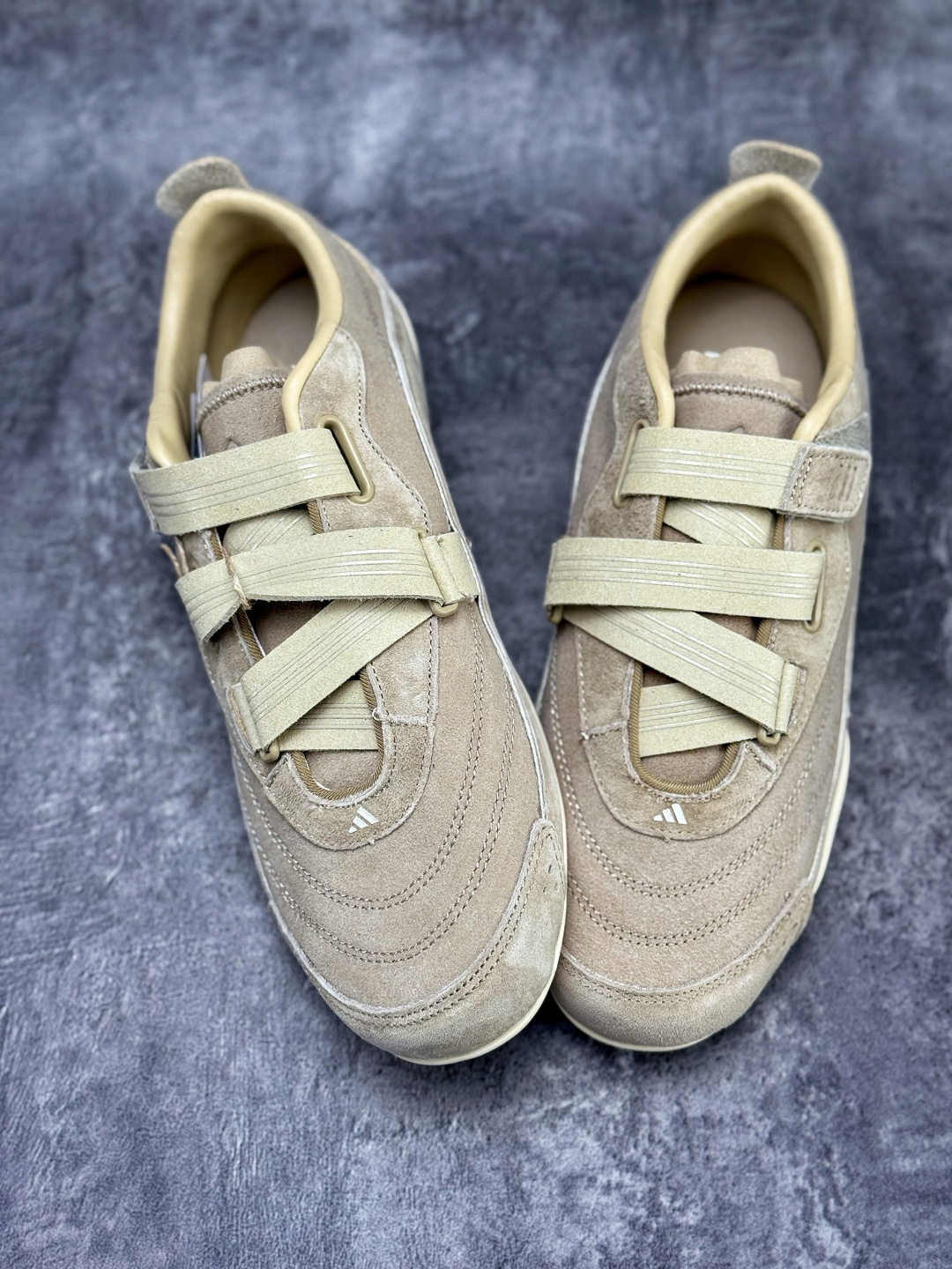 Adidas FOS 舒适时尚 防滑耐磨 低帮 生活休闲鞋 JS2444