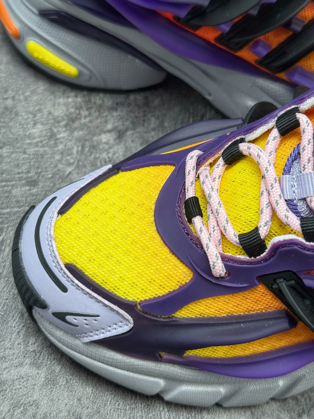 Pharrell x adidas Adistar Jellyfish 低帮复古风老爹鞋 实拍首发 JP9275